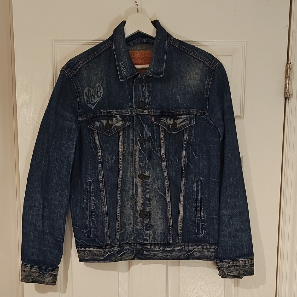 Levis Men's Distressed Blue Denim Jacket